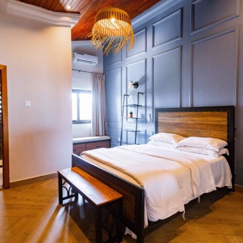 Standard Queensize (Room 7)