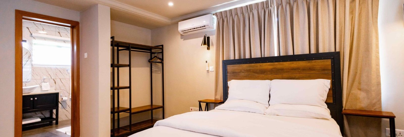 Standard Queensize (Room 3)