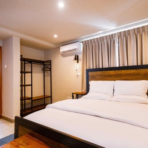 Standard Queensize (Room 2)