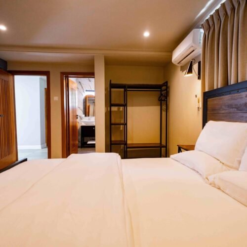 Standard Queensize (Room 2)